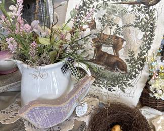 prints, pitchers, bird's nest