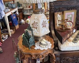 porcelain table lamp, side table, solid wood bench