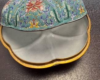 Vintage Enamel Chinese Box, Handmade Enamelware, Vintage Chinese Enamel on Copper Box, Chinese Enamelware Covered Box, 7'' Round Enamel Box