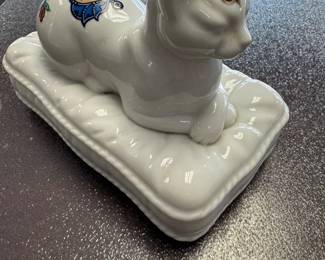 Cat White Porcelain Egyptian Style Trinket Jewelry Box Blue Red Elizabeth Arden