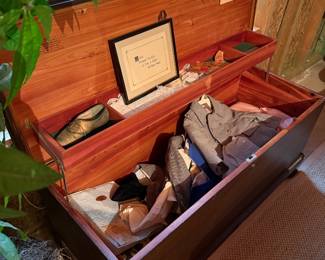 Lane cedar chest with keys 