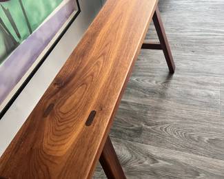 Narrow bench