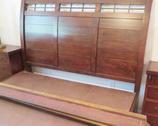Queen sleigh bed