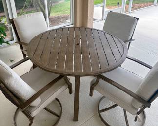 Lanai table and chairs