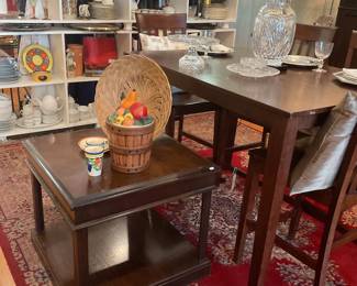 Vintage Traditional 2-Tier Square Mahogany Wood End Table / Accent Table Top Surface Width: 24 inches to 28 inches • Top Surface Depth: 24 inches to 28 inches • Height: 22 inches to 25 inches