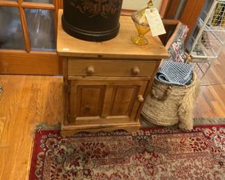 Vintage Country Cottage Pine Bedside Nightstand / Small Accent Cabinet 24Hx 15Dx 20L