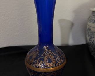 Vase with Gold