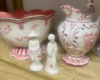 Various serving pieces