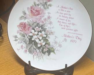 Mother's Day 1979 Commemorative Plate by Jean Kyler McManus