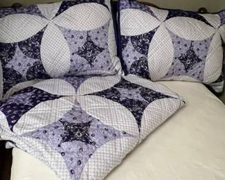 Vintage Cathedral Window Quilt Set with Shams