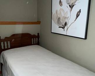 Wooden Twin Bed Frame with Spindle Headboard