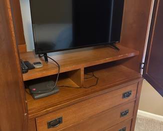 INSIDE VIEW OF ARMOIRE 