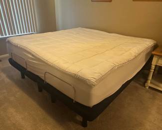DOUBLE TWIN (KING SIZE) ADJUSTABLE BEDS