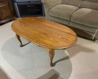 OAK COFFEE TABLE