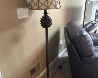 FLOOR LAMP