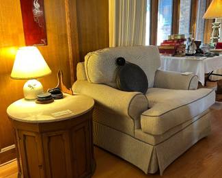 Sealy big boy chair, round side table, lamps, Asian decor