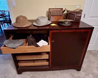Look at the amazing drawers inside. 