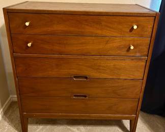 MCM Dresser