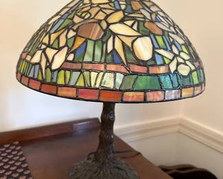 Tiffany Style Lamp Leaded Glass Beautiful