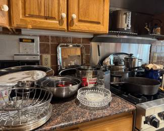 Large Selection of Kitchen Pots, Pans and Cookware 