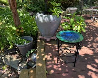 Outdoor Planter Pots & Tables