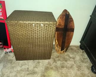 WOVEN HAMPER
