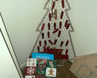CHRISTMAS CARD TREE