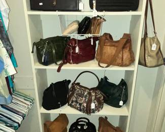 LOTS OF GREAT PURSES!