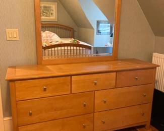 281 stanleyfurnituresolidpinedresserwit