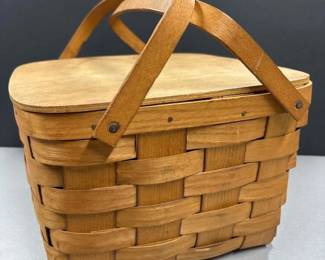 076 basketvillewovenwoodpicnicbasketwit