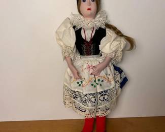 212 vintageczechfolkcostumedollswithpo