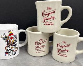 194 setof4collectibleceramiccoffeemugs