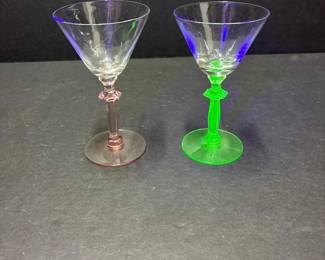 282 pairofvintagepinkandgreenmartinic