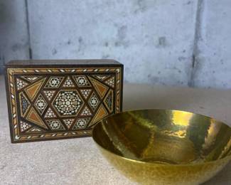 250 inlaidwoodtrinketboxandhammeredbra