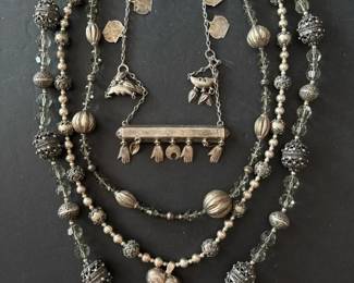 293 handmadeethnicsilvernecklacewithamu