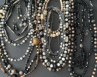 286 lotofhandmadestatementnecklaces