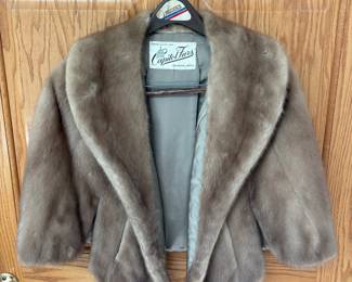 Capitol Furs Light Brown Mink Stole