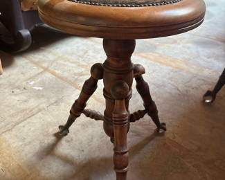Victorian Adjustable Piano Stool with Claw and Ball Feet