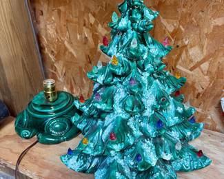 Vintage Atlantic Mold Ceramic Christmas Tree Lamp