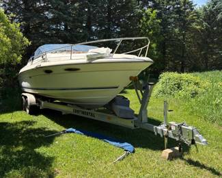 1985 Sea Ray 230 Cuddy Cabin Boat