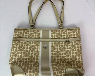 145 coachbeigewhitesignatureheritagestr