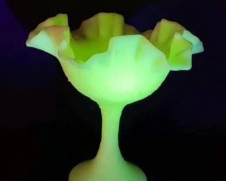 005 fentoncustardsatinuraniumglasspedes