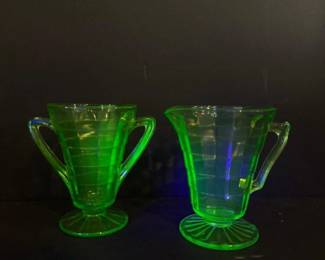 263 vintagegreenuraniumglasscreamersuga