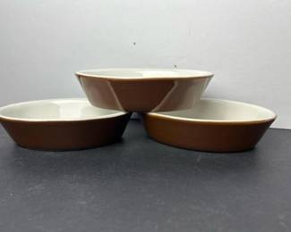 052 threehallchina550ovalbrownwhiteba
