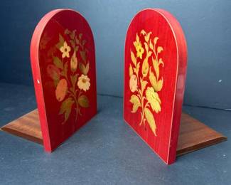 084 marquetryfloralwoodenbookendswitha
