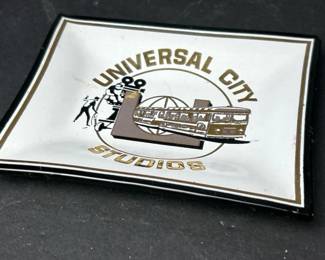 058 universalcitystudiosvintageglasstri
