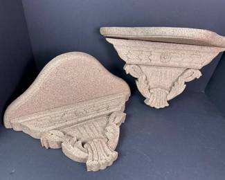 107 pairofclassicalstylewallshelfbrack