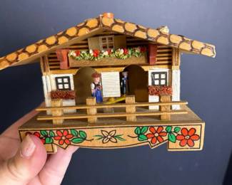 321 verysmallvintagegermanweatherhouse