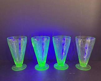 268 setof4uraniumdepressionglassparfai