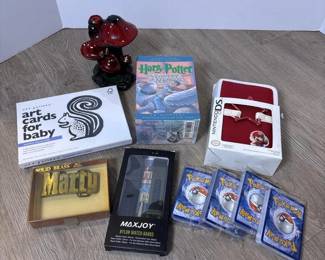 153 assortedaccessoriesandgamespokmonc